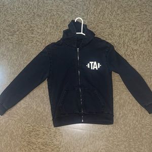 Selling a very comfy fitted zip up